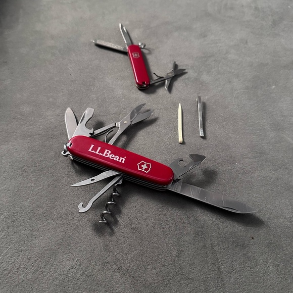 Victorinox X L.L. Bean SAK Swiss Amy Knife LOT of 2 - Picture 8 of 17